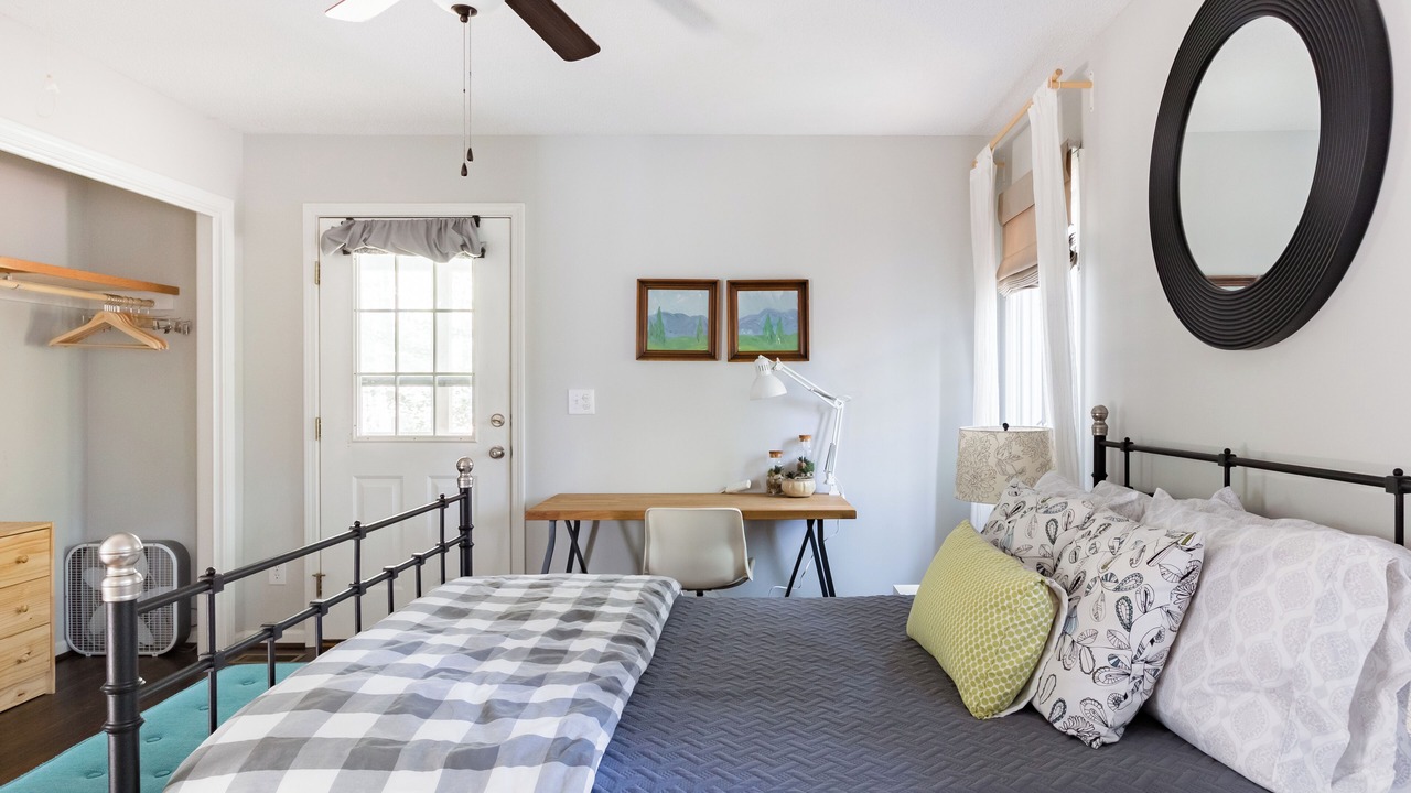 Photo of Bedroom in Arden