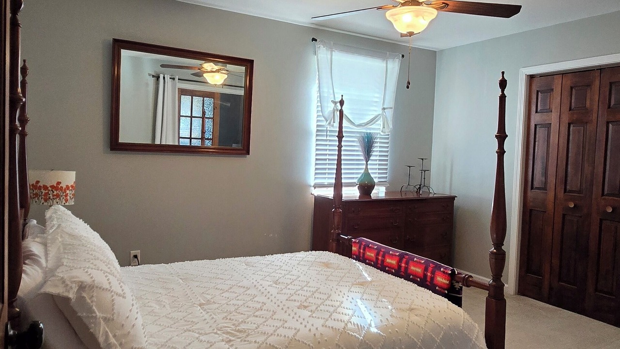 Photo of Bedroom in Arthur