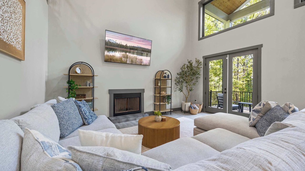 Photo of Livingroom in Toccoa