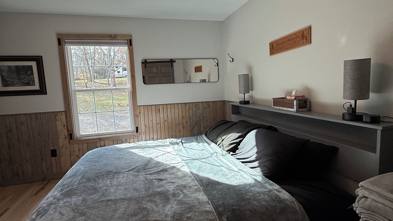 Photo of Bedroom in Rocky Grove