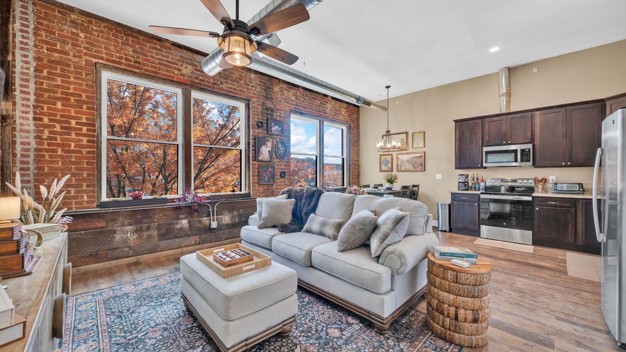 Photo of Livingroom in Kingsport