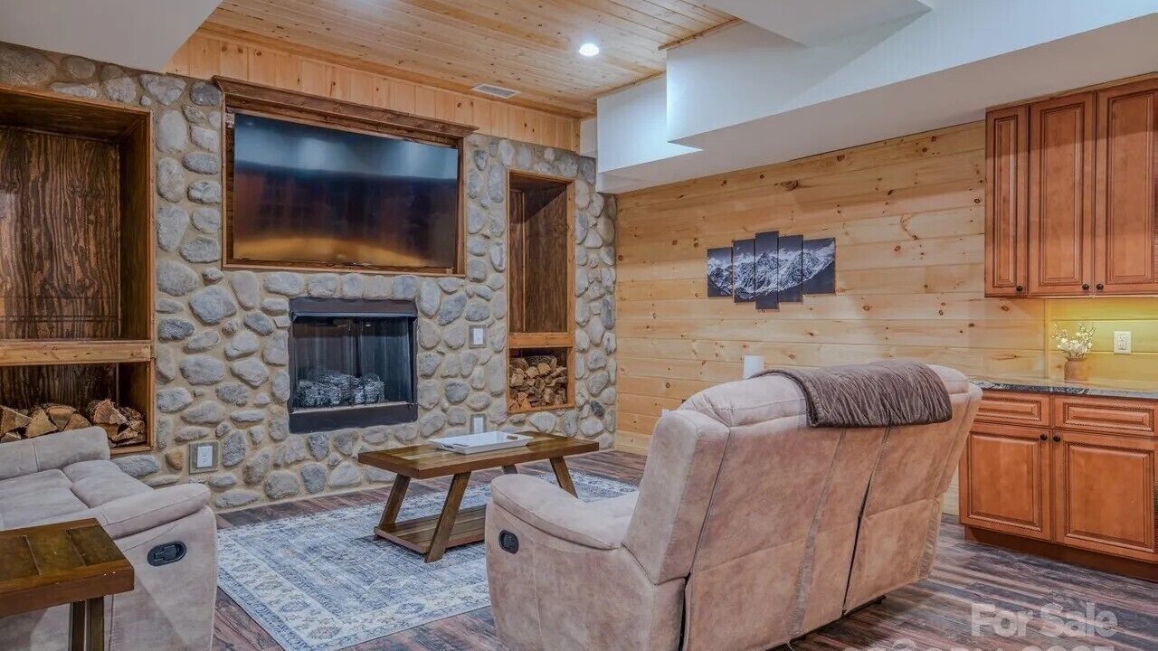 Photo of Livingroom in Morganton