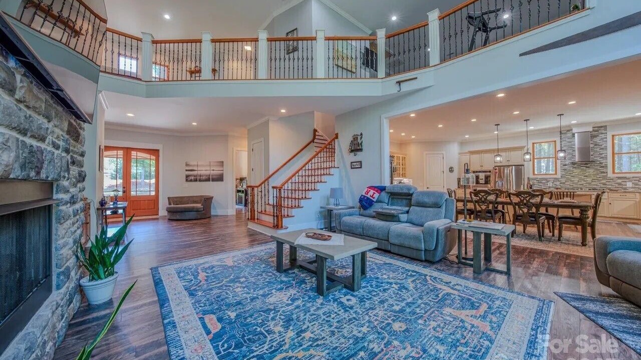 Photo of Livingroom in Morganton