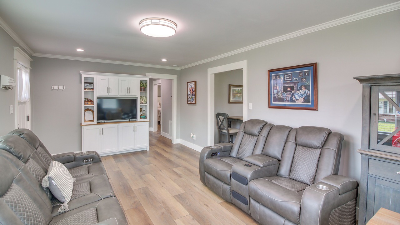 Photo of Livingroom in Tompkinsville