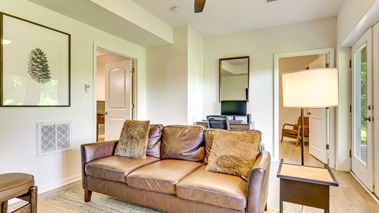 Photo of Livingroom in Front Royal