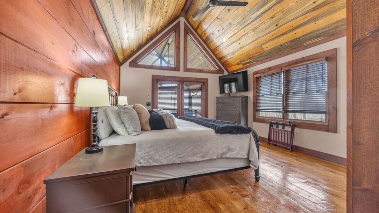 Photo of Bedroom in Necowa Cove