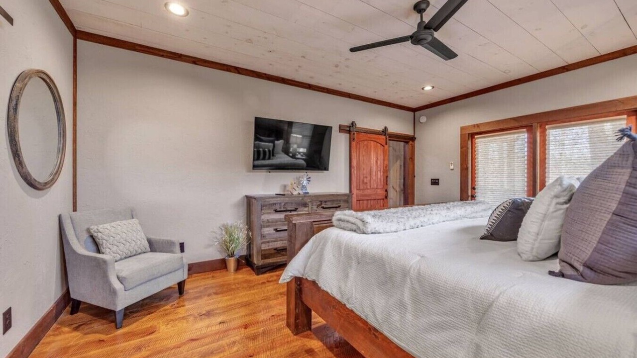 Photo of Bedroom in Necowa Cove