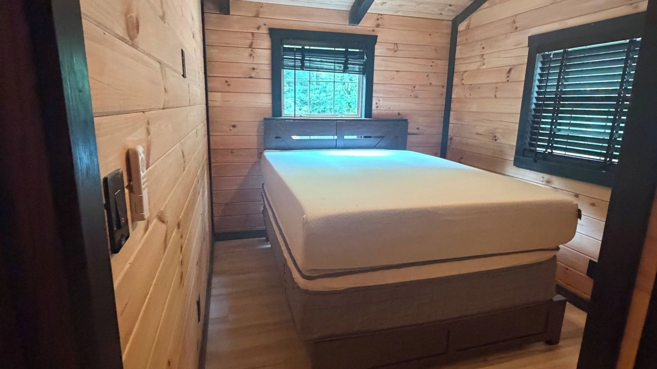 Photo of Bedroom in Ashley Oaks