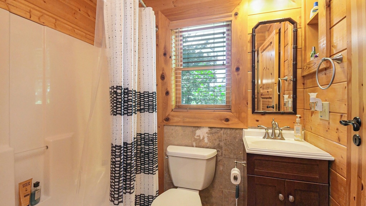 Photo of Bathroom in Talking Rock