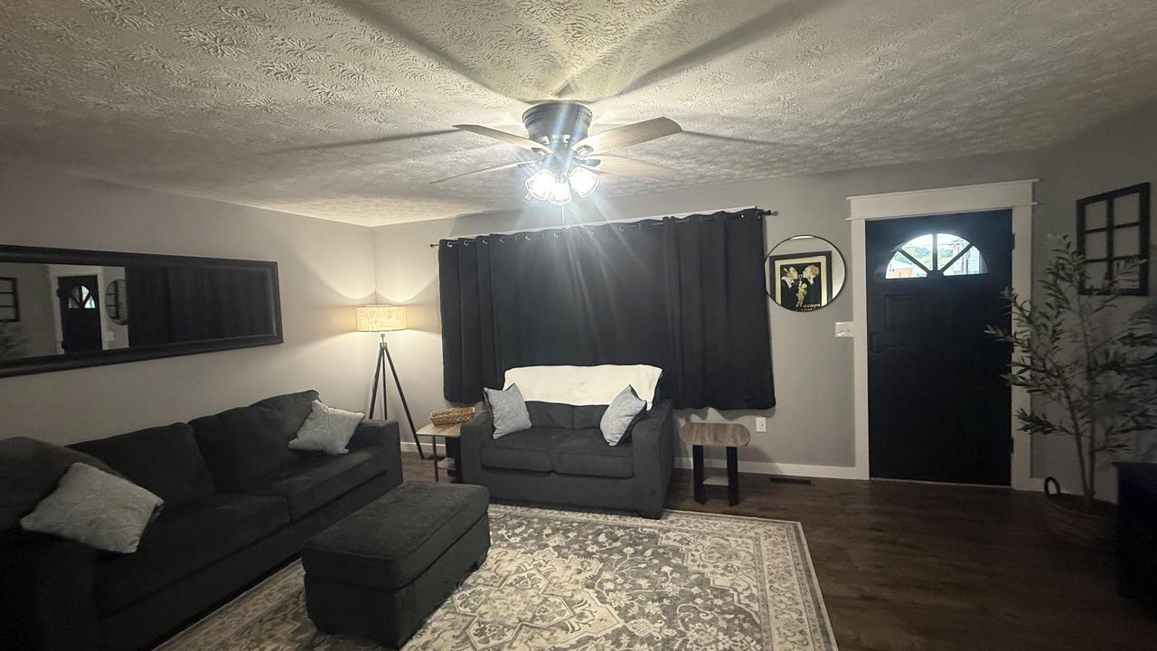 Photo of Livingroom in Cannonsburg