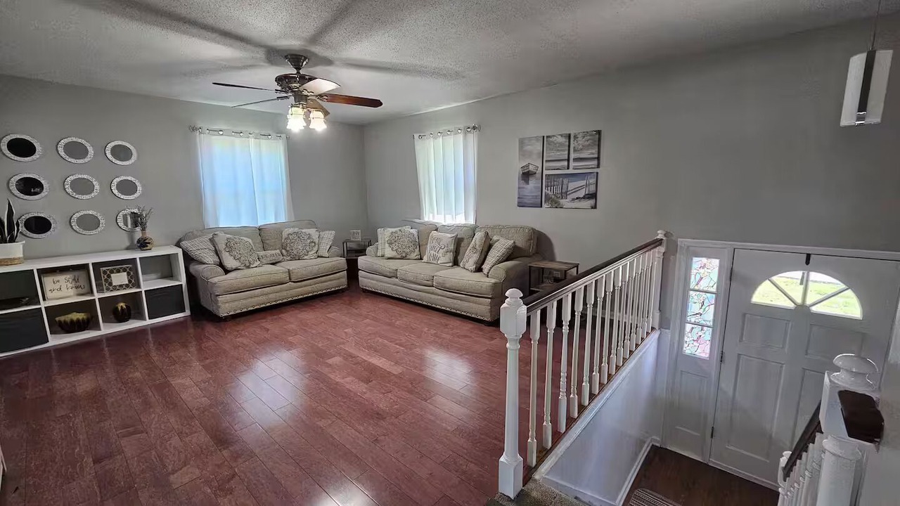 Photo of Livingroom in Cleveland
