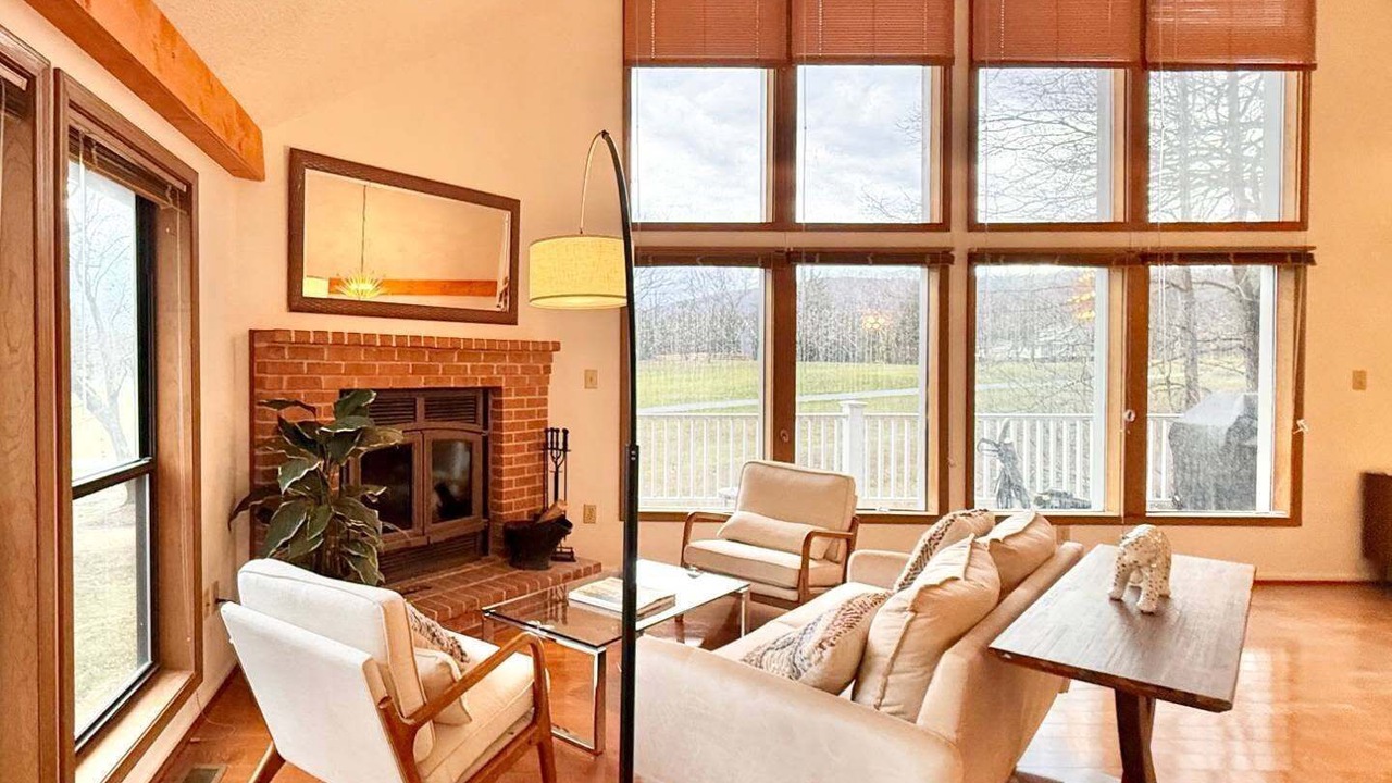 Photo of Livingroom in The Woods