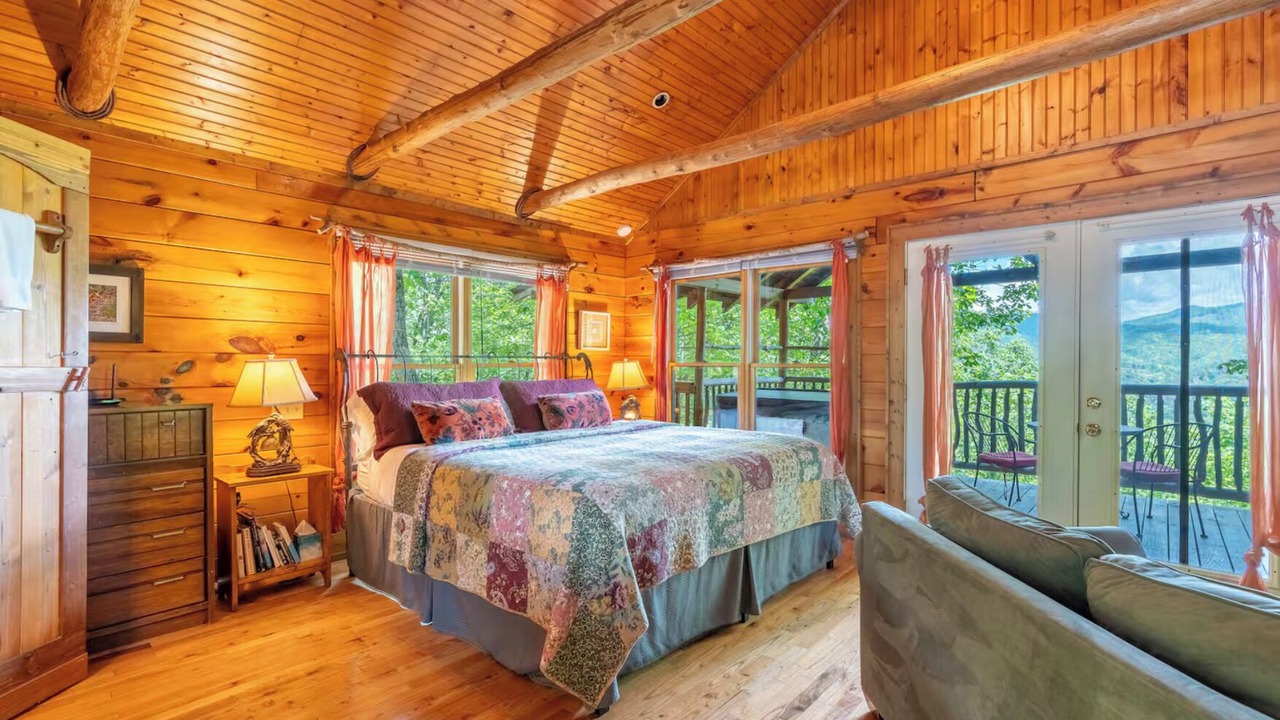 Photo of Bedroom in Hot Springs