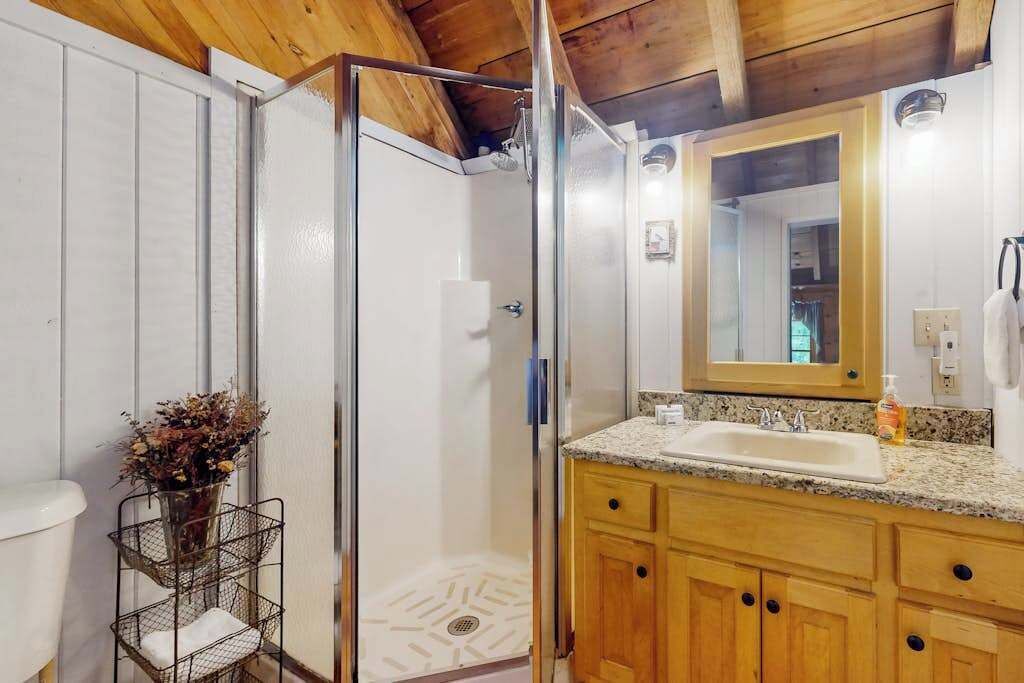 Photo of Bathroom in Raccoon Ridge