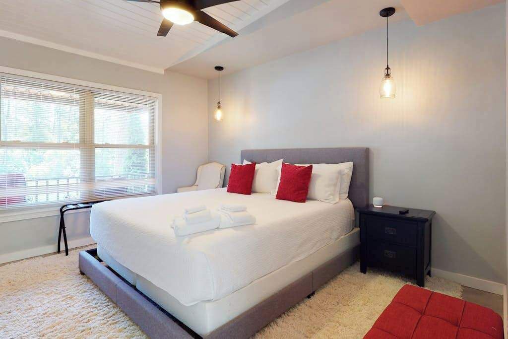 Photo of Bedroom in Lakemont
