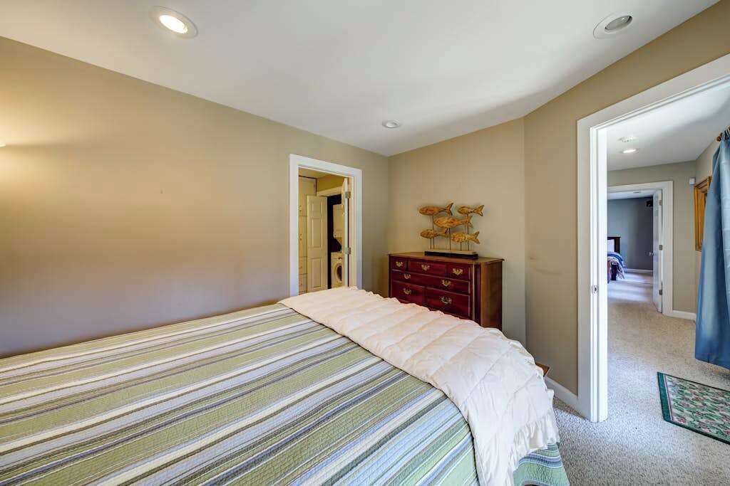 Photo of Bedroom in Lakemont