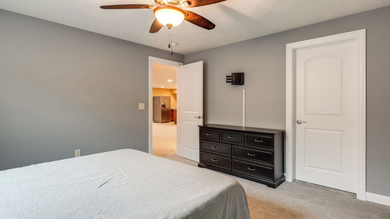 Photo of Bedroom in Five Points