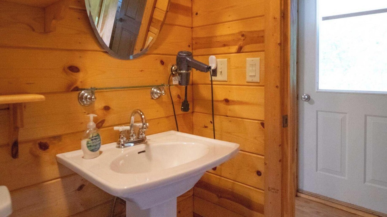 Photo of Bathroom in Farmdale