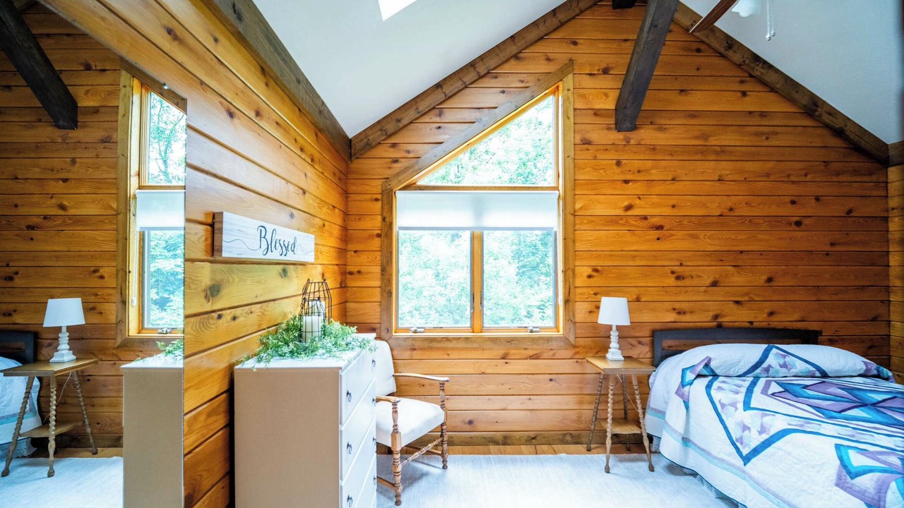 Photo of Bedroom in Farmdale