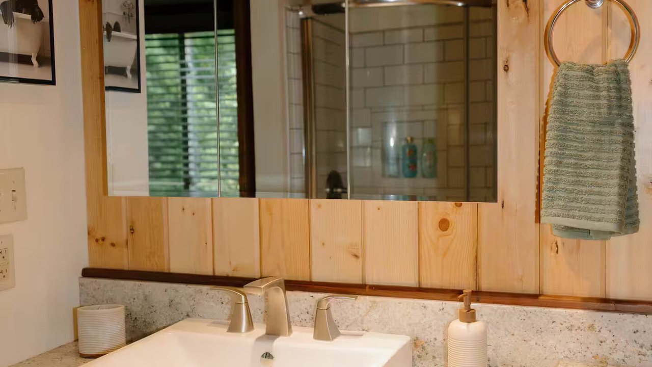 Photo of Bathroom in Elizabethton