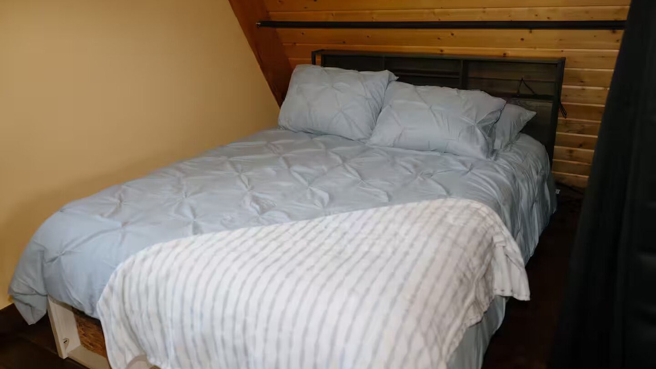 Photo of Bedroom in Elizabethton