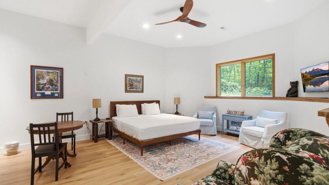 Photo of Bedroom in Townsend