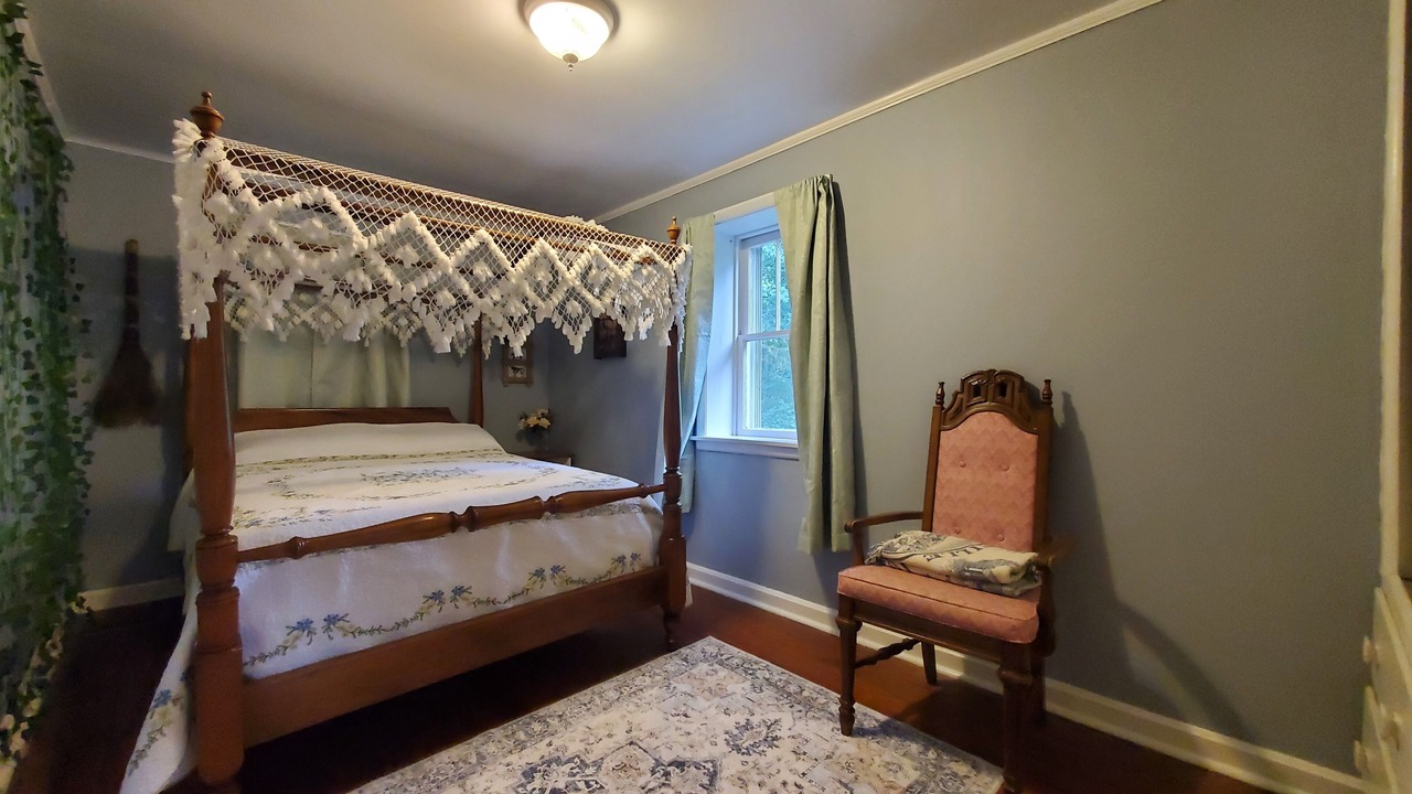 Photo of Bedroom in Smithsburg