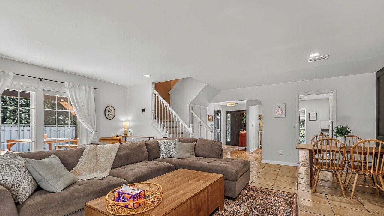 Photo of Livingroom in Peachtree Corners