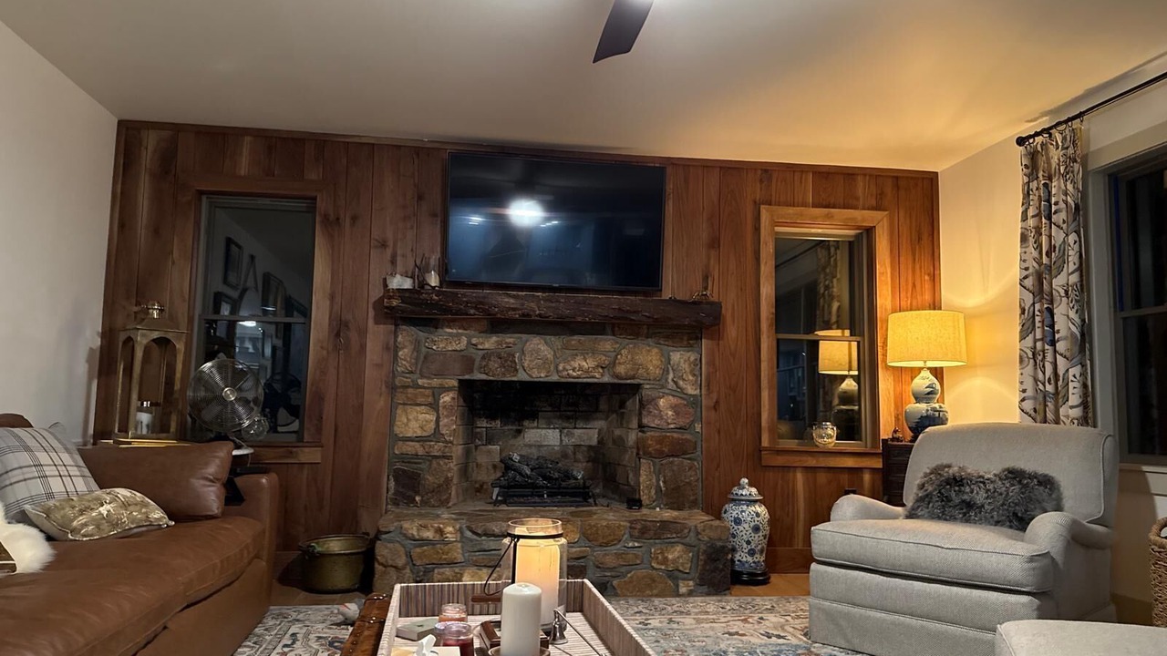 Photo of Livingroom in Spruce Pine