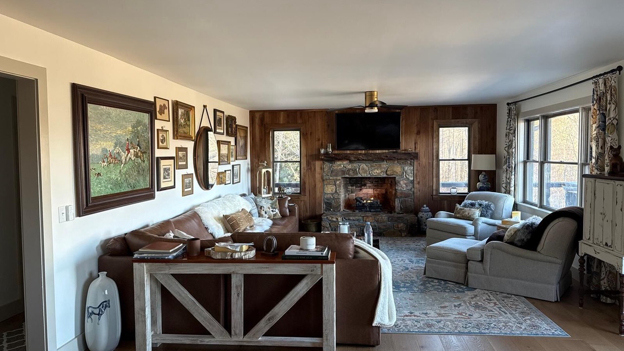 Photo of Livingroom in Spruce Pine