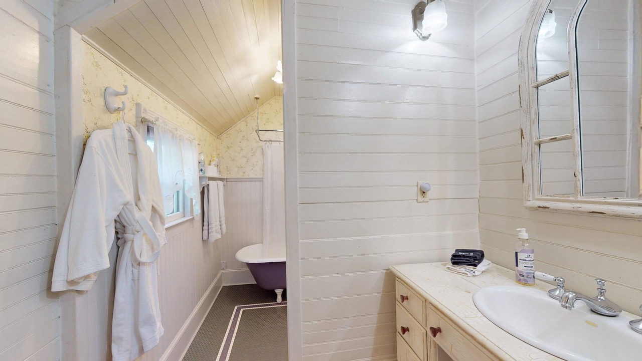 Photo of Bathroom in Weaverville