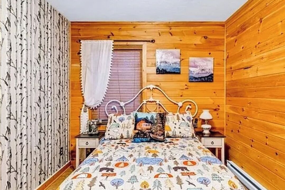 Photo of Bedroom in Piney Creek