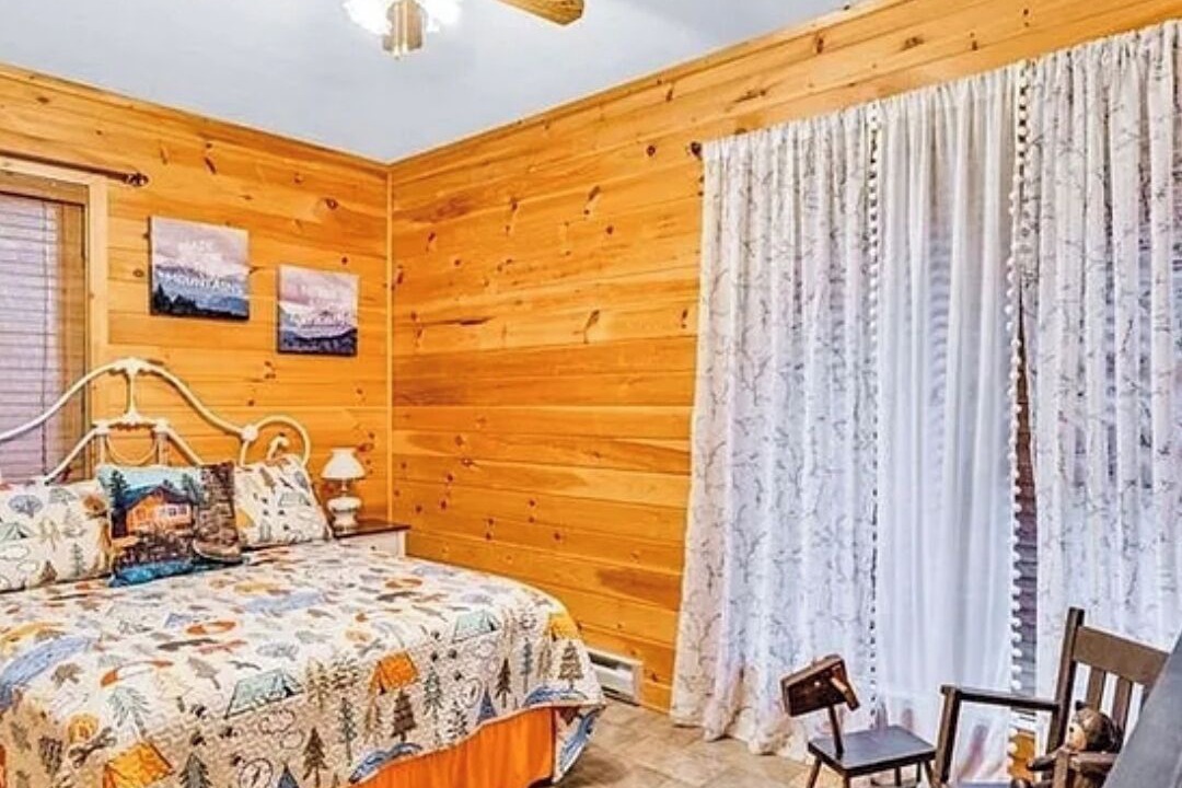 Photo of Bedroom in Piney Creek