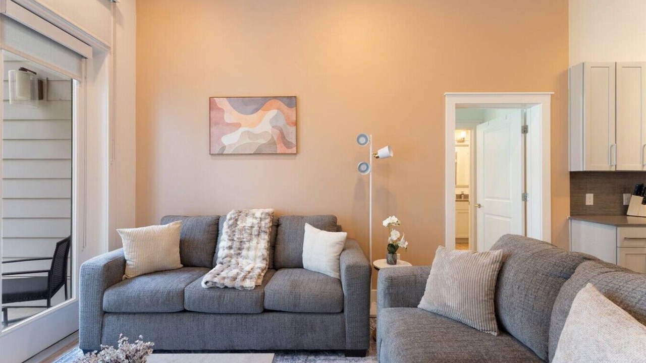 Photo of Livingroom in Second Ward