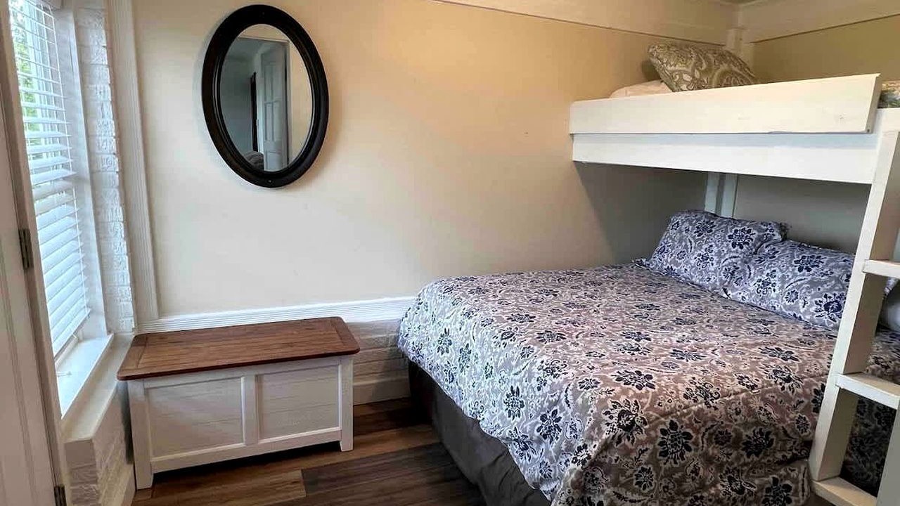 Photo of Bedroom in Columbia