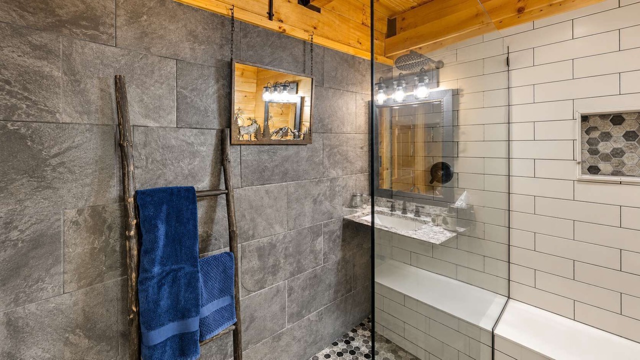 Photo of Bathroom in Claypool Hill