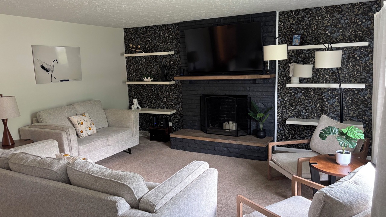 Photo of Livingroom in Grove City