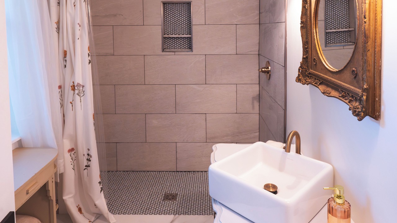 Photo of Bathroom in Scottsville
