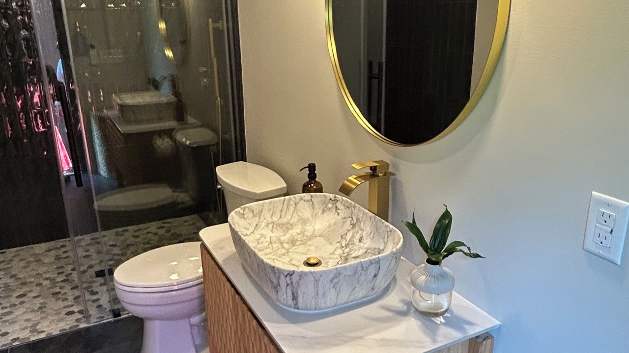 Photo of Bathroom in Newland
