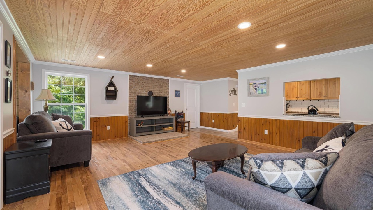 Photo of Bedroom in Piney Flats