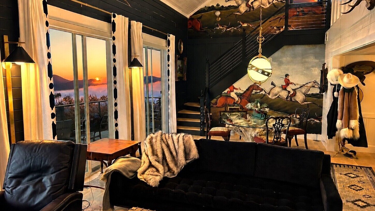 Photo of Livingroom in Scaly Mountain