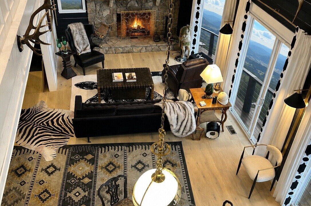 Photo of Livingroom in Scaly Mountain
