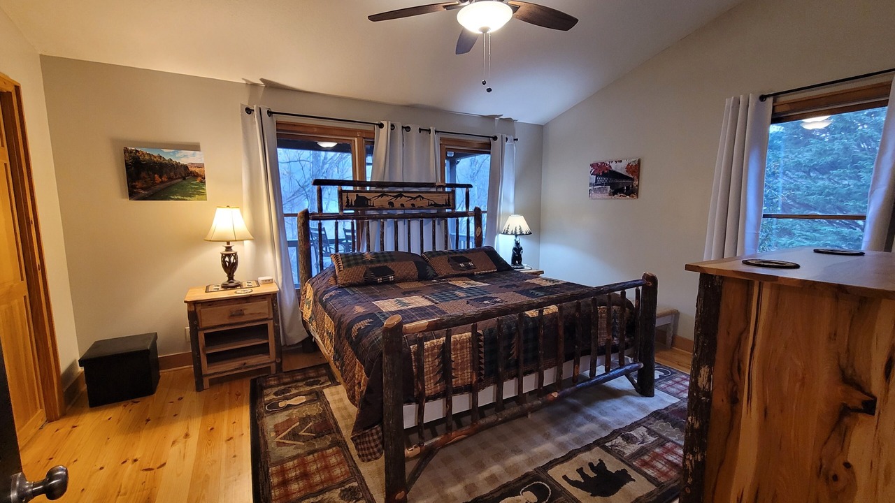 Photo of Bedroom in Hiawassee