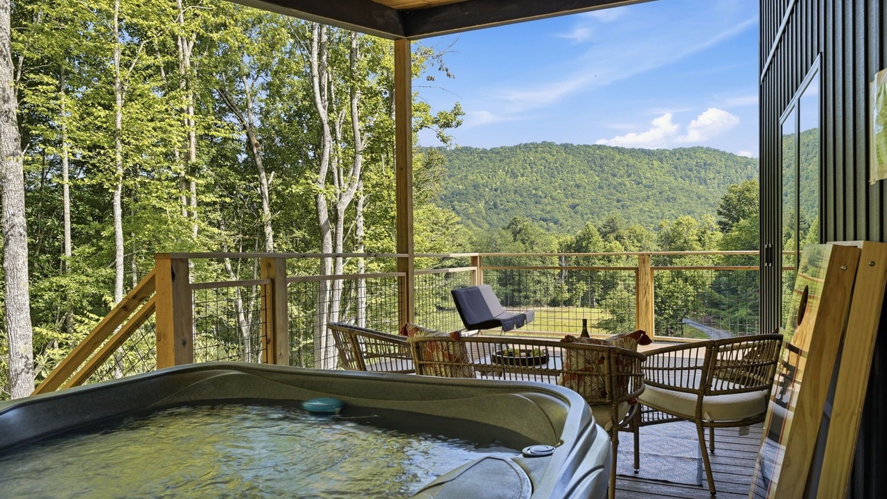 Photo of Patio Balcony in Elizabethton