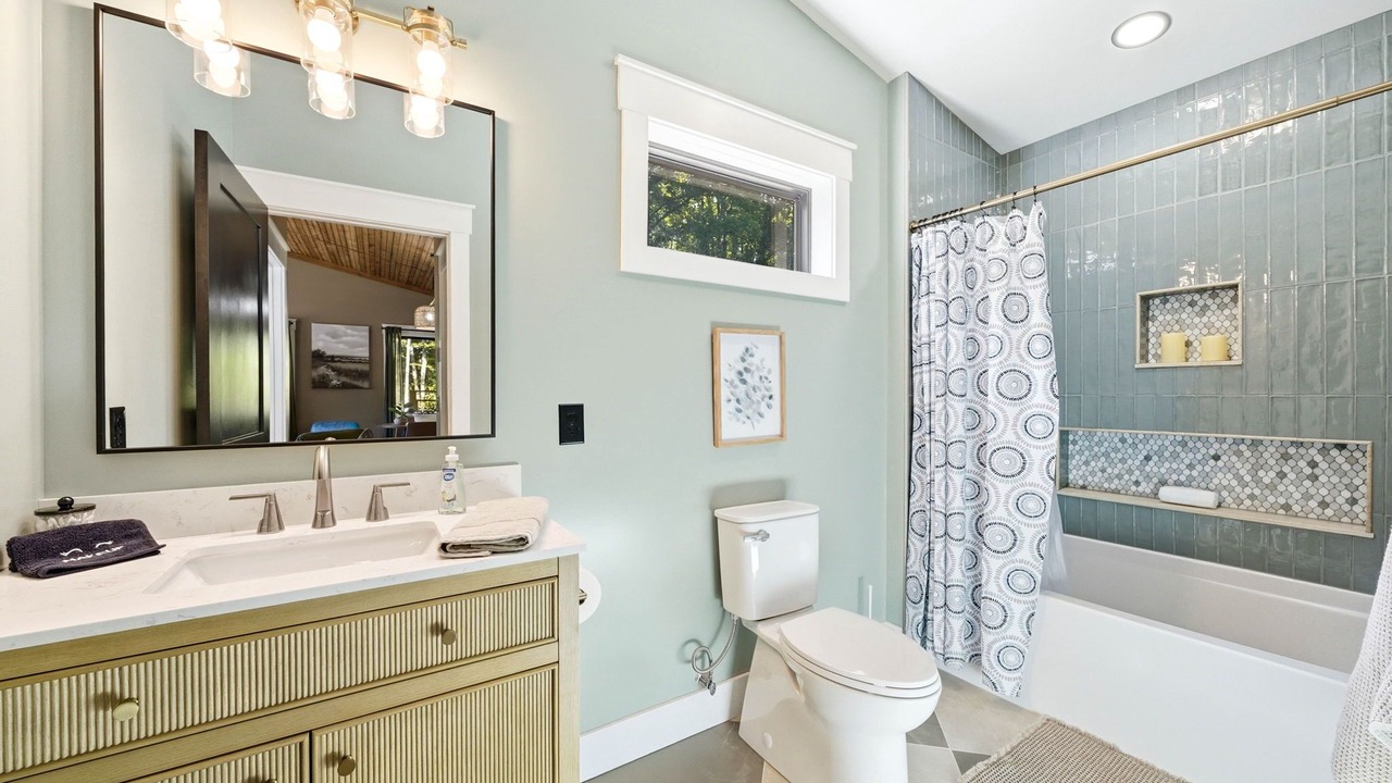 Photo of Bathroom in Elizabethton