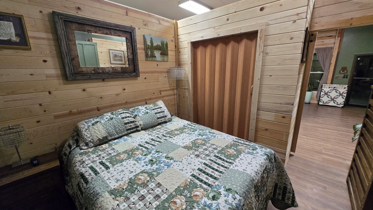 Photo of Bedroom in Roan Mountain
