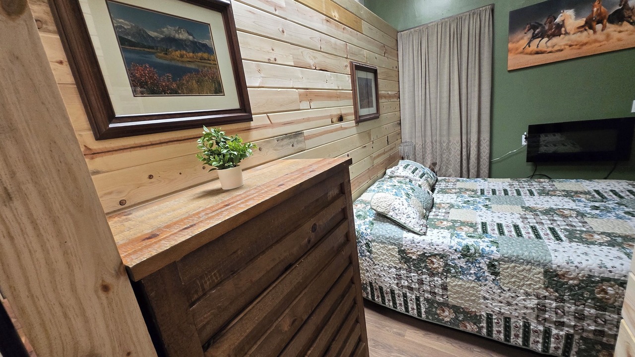 Photo of Bedroom in Roan Mountain
