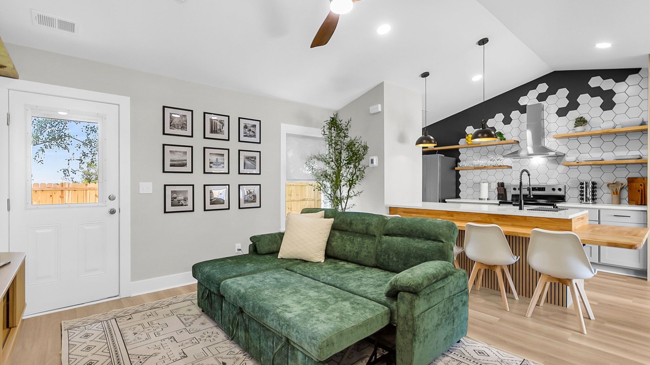 Photo of Livingroom in Hanahan