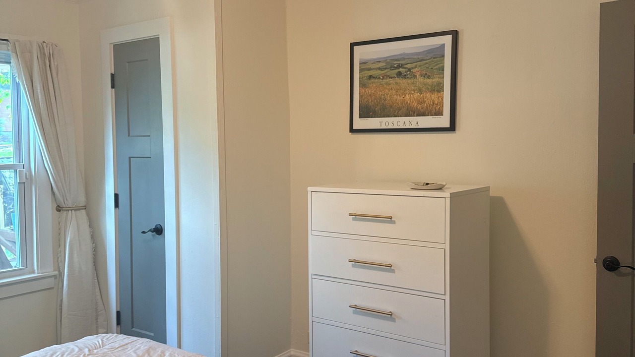 Photo of Bedroom in Inglewood