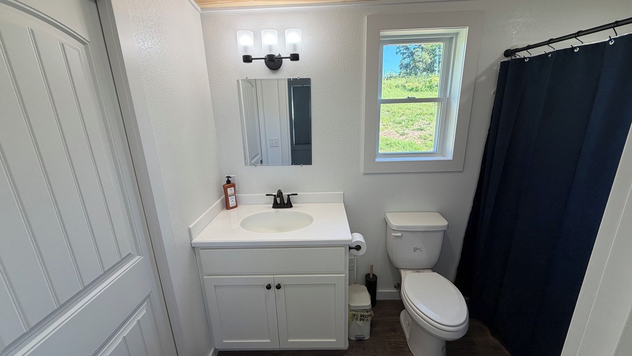 Photo of Bathroom in Bean Station